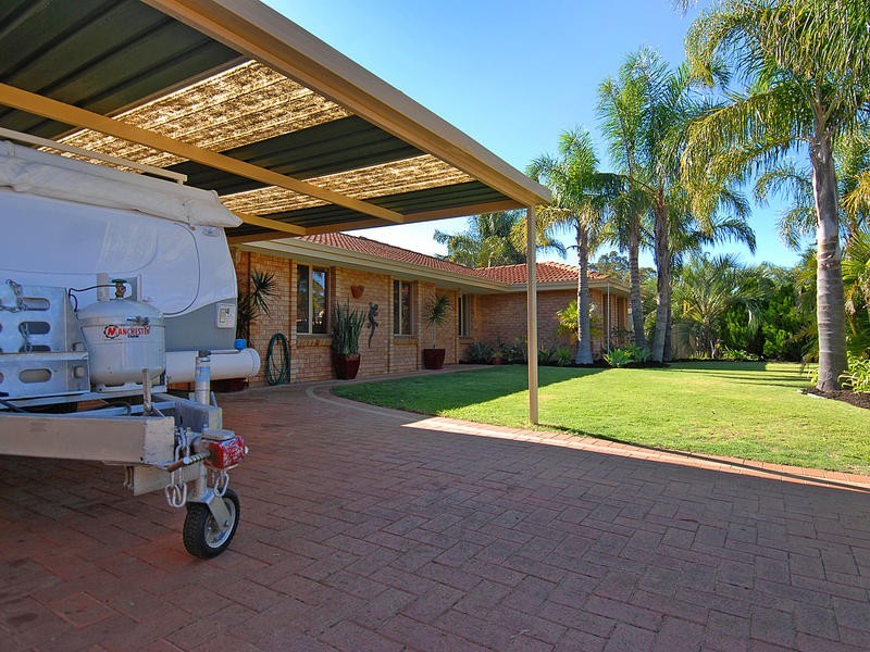 41 Trappers Drive, Woodvale WA 6026