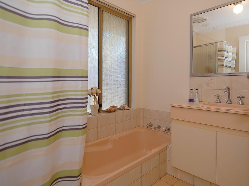 41 Trappers Drive, Woodvale WA 6026