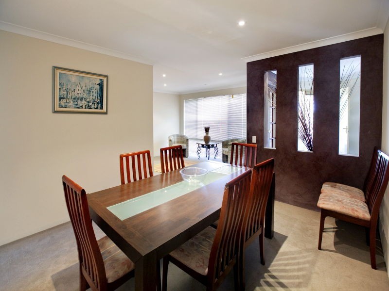 6 Waraker Rd, Hillarys WA 6025