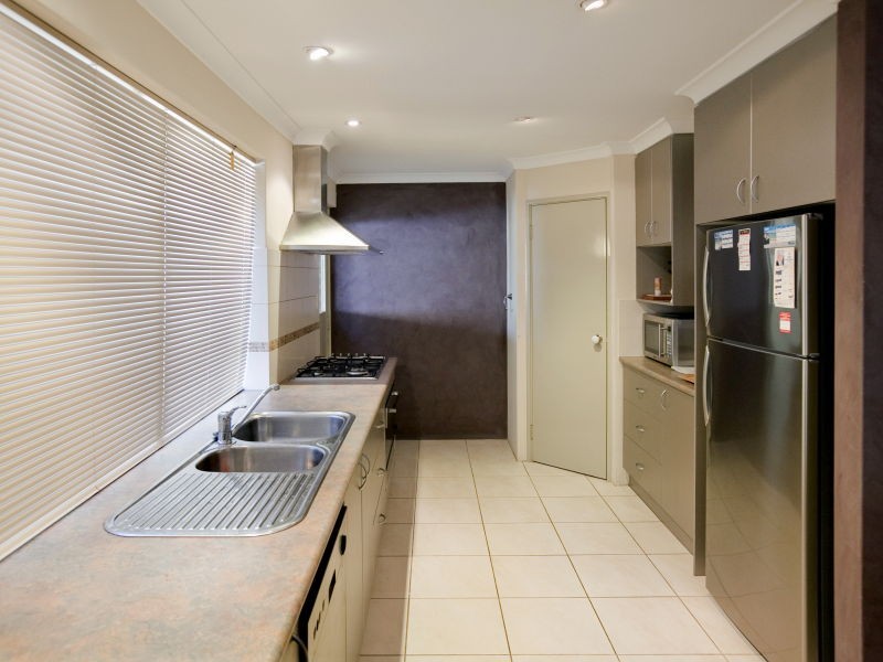 6 Waraker Rd, Hillarys WA 6025