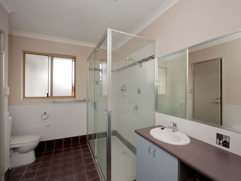 6 Waraker Rd, Hillarys WA 6025