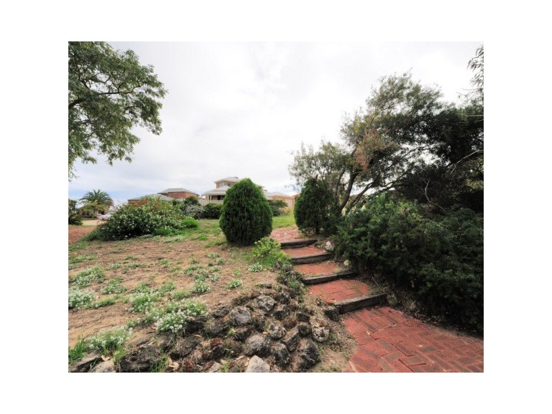 3 Whelk Pl, Mullaloo WA 6027