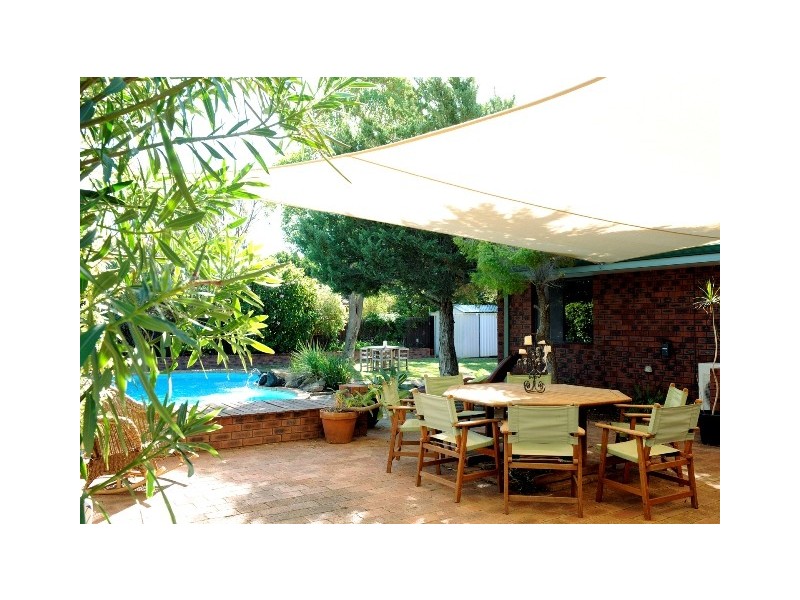 7 Gregory Ave, Padbury WA 6025