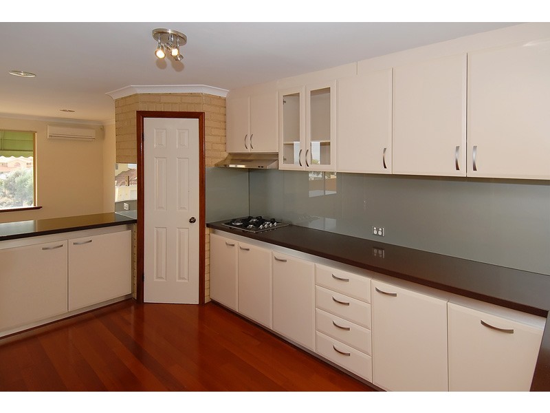 4 Seltrust Pl, Ocean Reef WA 6027