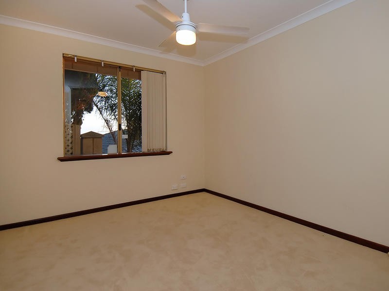 4 Seltrust Pl, Ocean Reef WA 6027