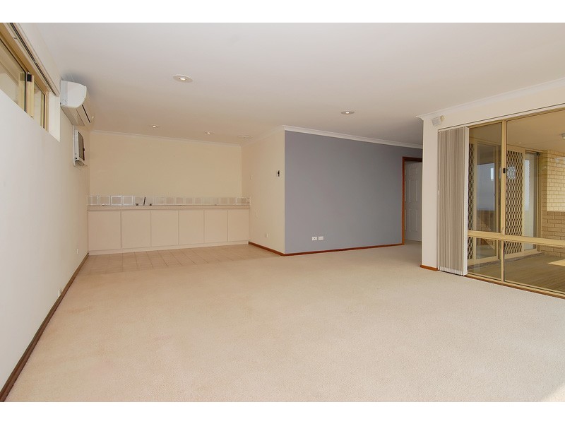 4 Seltrust Pl, Ocean Reef WA 6027