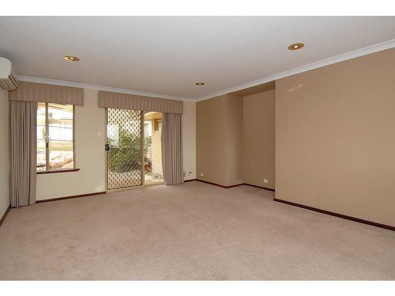 4 Seltrust Pl, Ocean Reef WA 6027
