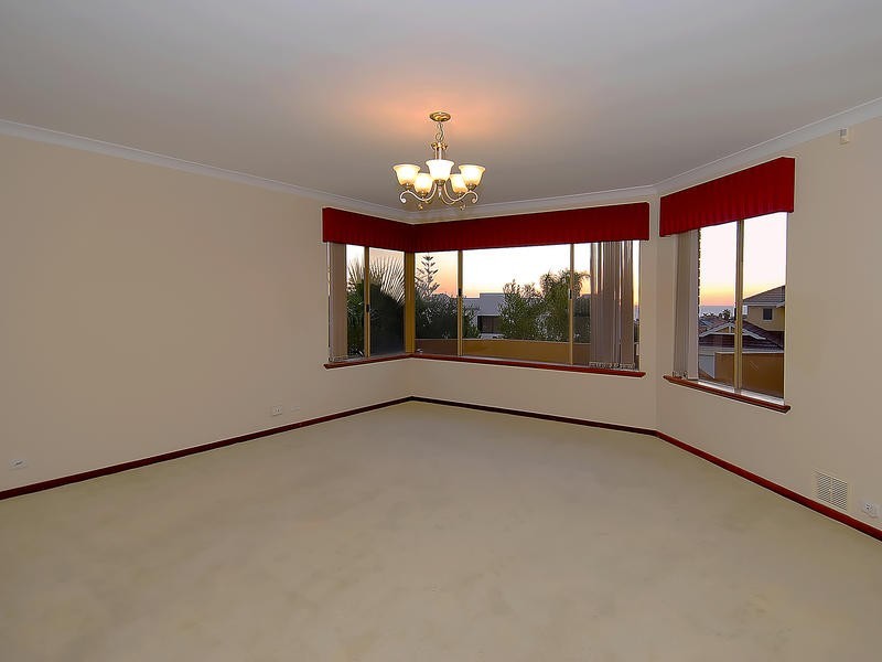 4 Seltrust Pl, Ocean Reef WA 6027