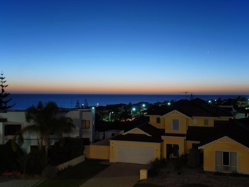 4 Seltrust Pl, Ocean Reef WA 6027