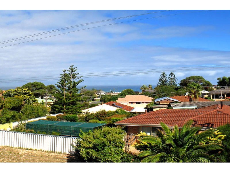 100 Lagoon Drive, Yanchep WA 6035