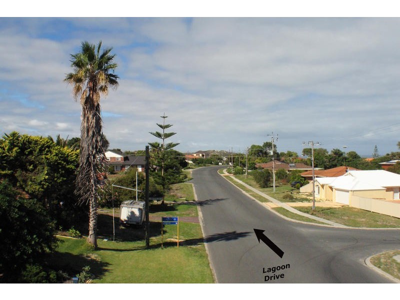100 Lagoon Drive, Yanchep WA 6035
