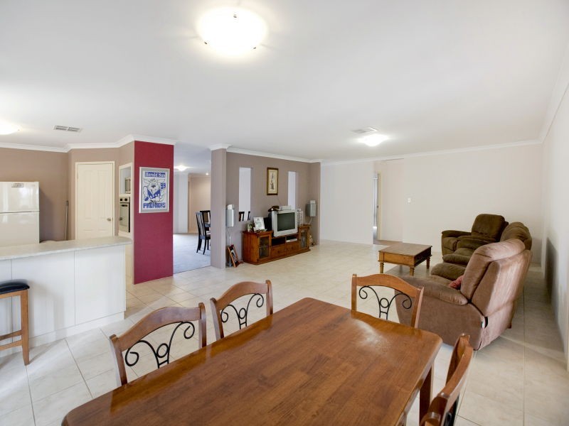 11 Gausson Turn, Ashby WA 6065