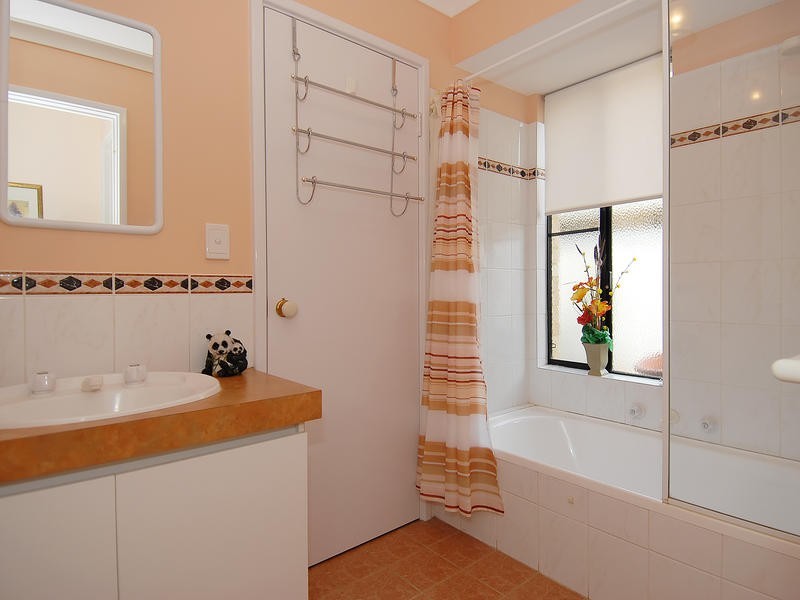 52 Carwoola Cir, Carramar WA 6031