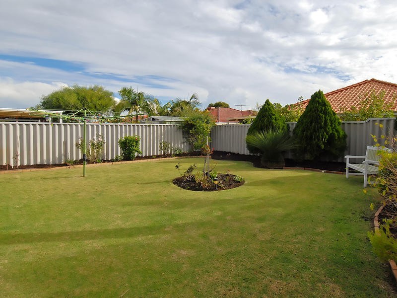 52 Carwoola Cir, Carramar WA 6031