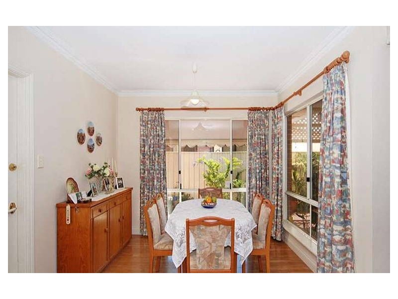 8 Silvergum Cl, Stirling WA 6021