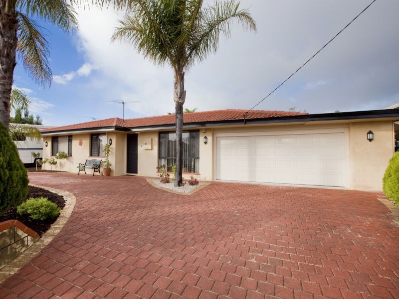 28 Beltana Rd, Craigie WA 6025