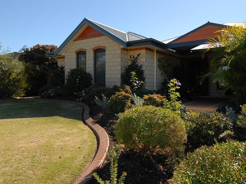 22 Brockwell Pwy, Landsdale WA 6065