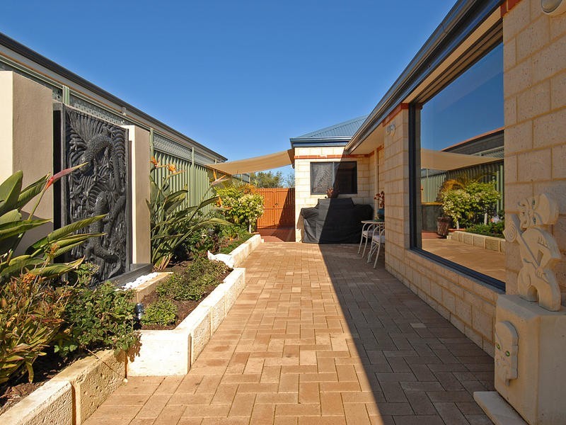 22 Brockwell Pwy, Landsdale WA 6065