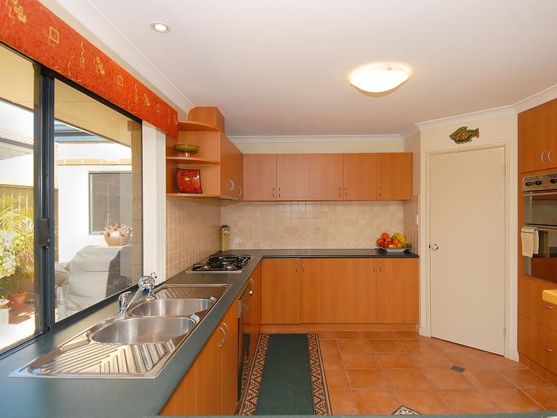 22 Brockwell Pwy, Landsdale WA 6065