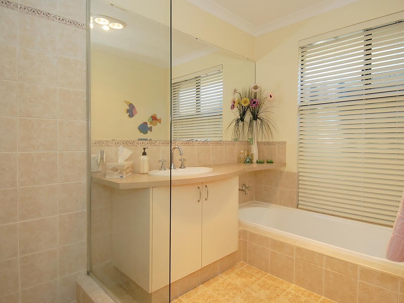 22 Brockwell Pwy, Landsdale WA 6065