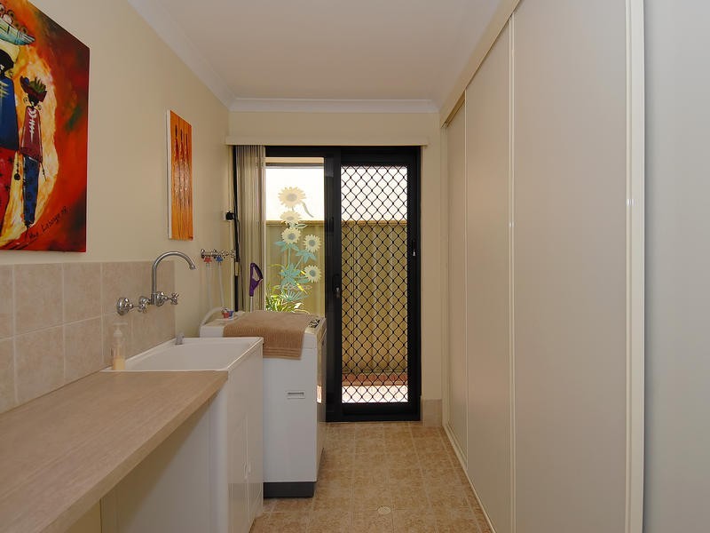 22 Brockwell Pwy, Landsdale WA 6065