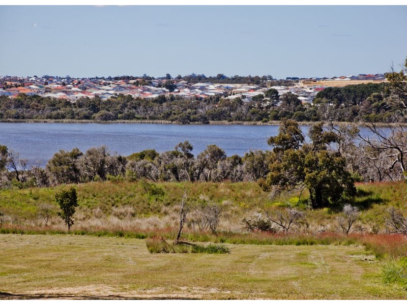 477 Lakeside Dr, Joondalup WA 6027