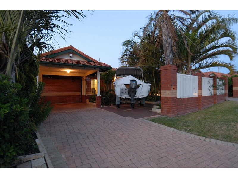 Unit 9/2 Corander Gdns, Carine WA 6020