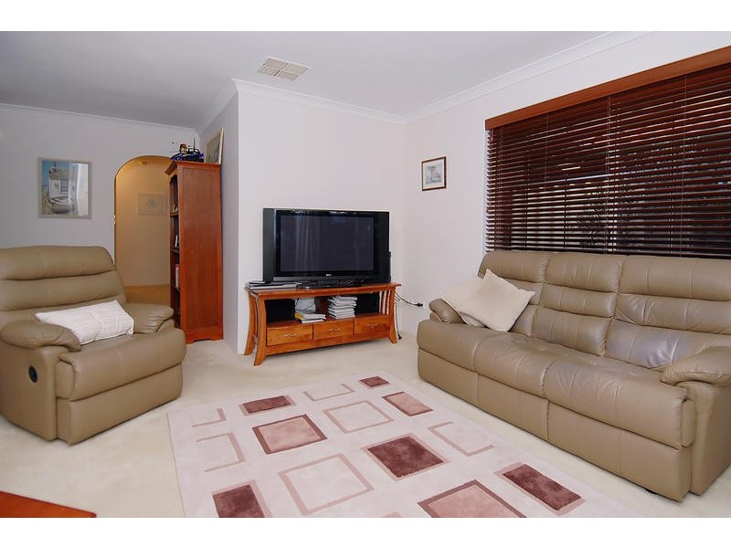 Unit 9/2 Corander Gdns, Carine WA 6020