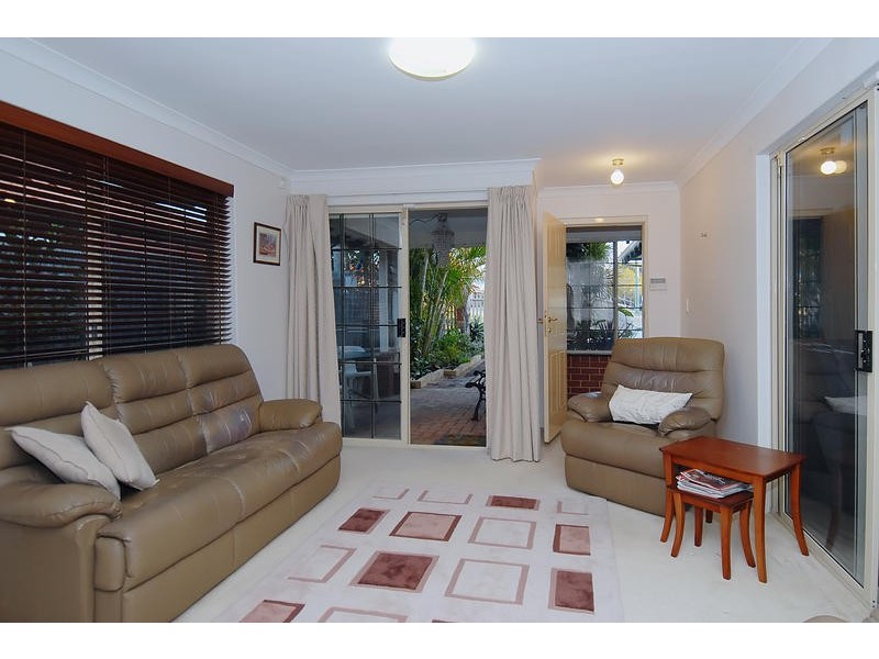 Unit 9/2 Corander Gdns, Carine WA 6020