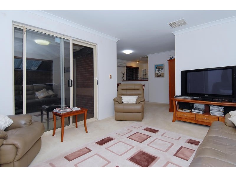 Unit 9/2 Corander Gdns, Carine WA 6020