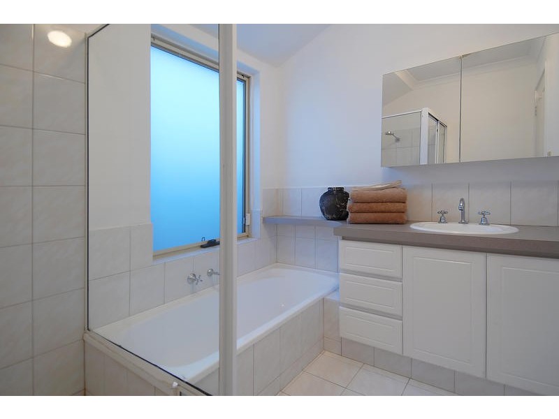 Unit 9/2 Corander Gdns, Carine WA 6020