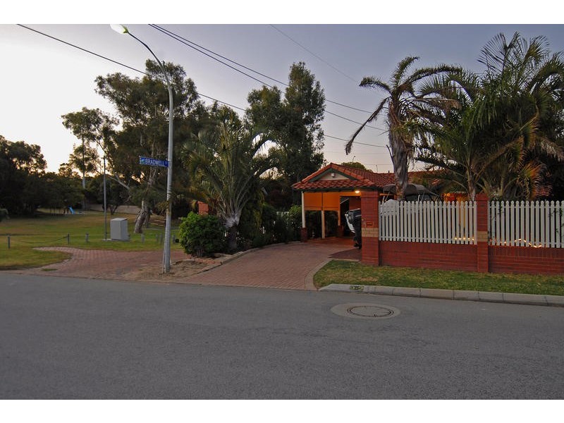 Unit 9/2 Corander Gdns, Carine WA 6020