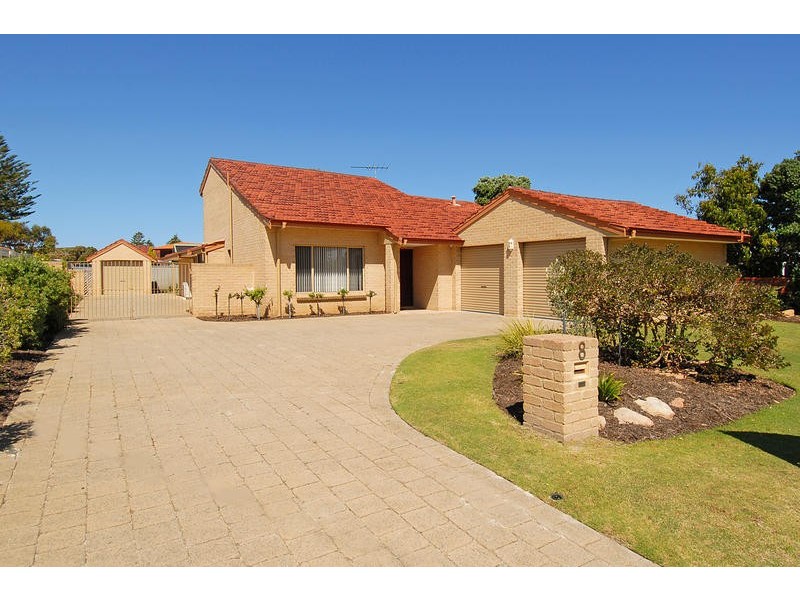 8 Iluka Ave, Mullaloo WA 6027