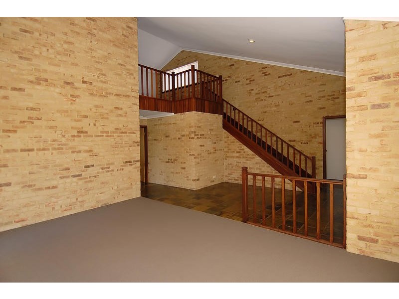 8 Iluka Ave, Mullaloo WA 6027