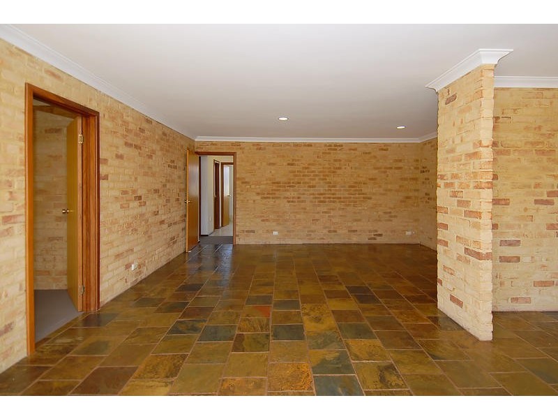 8 Iluka Ave, Mullaloo WA 6027