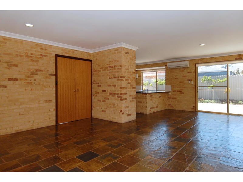 8 Iluka Ave, Mullaloo WA 6027