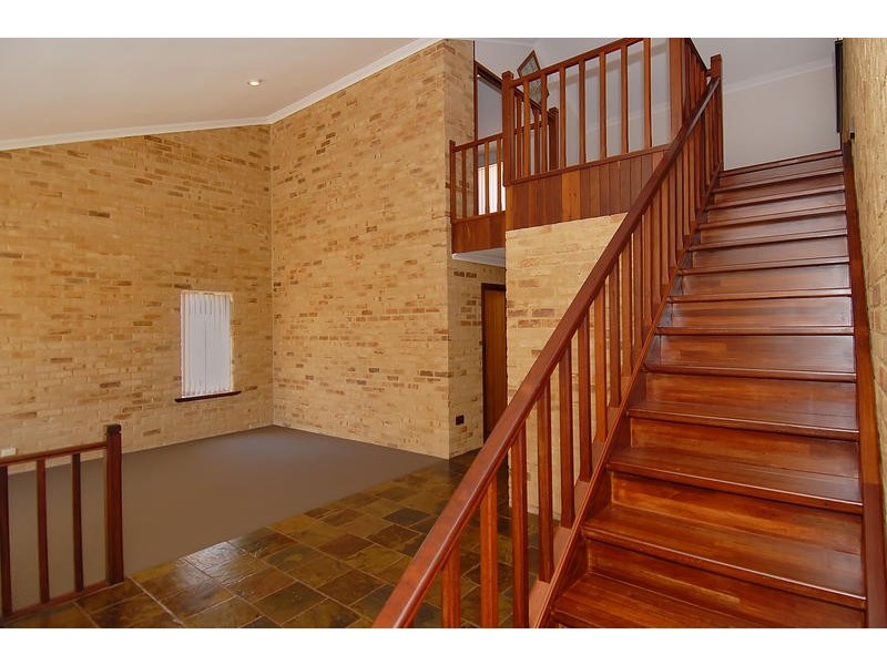 8 Iluka Ave, Mullaloo WA 6027