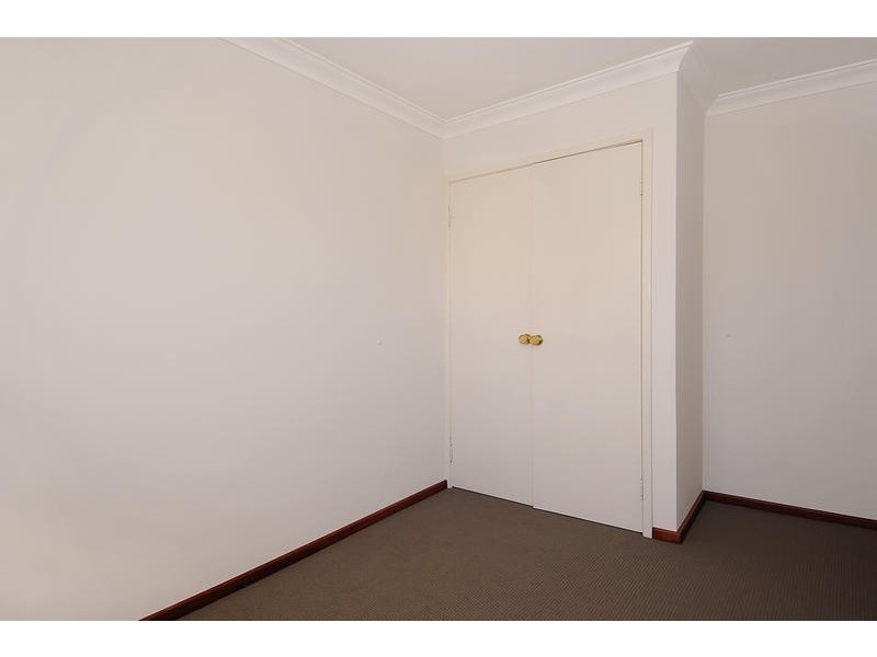 8 Iluka Ave, Mullaloo WA 6027