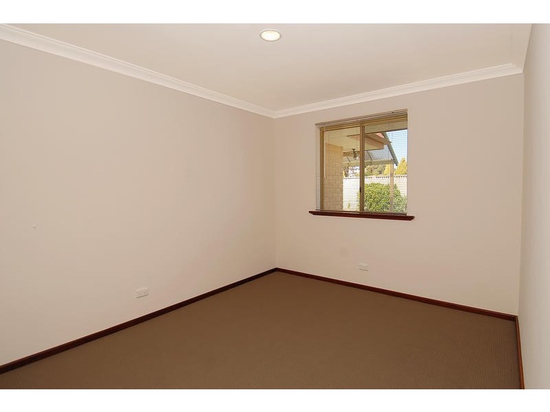 8 Iluka Ave, Mullaloo WA 6027