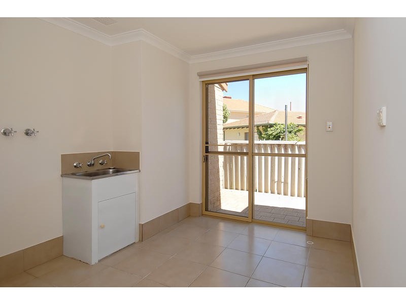 8 Iluka Ave, Mullaloo WA 6027