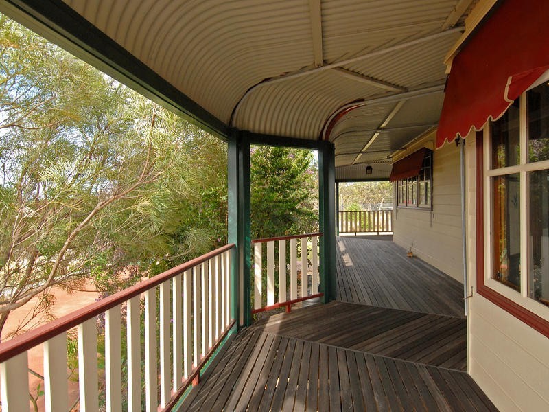 133 Pine Crest Way, Gnangara WA 6077