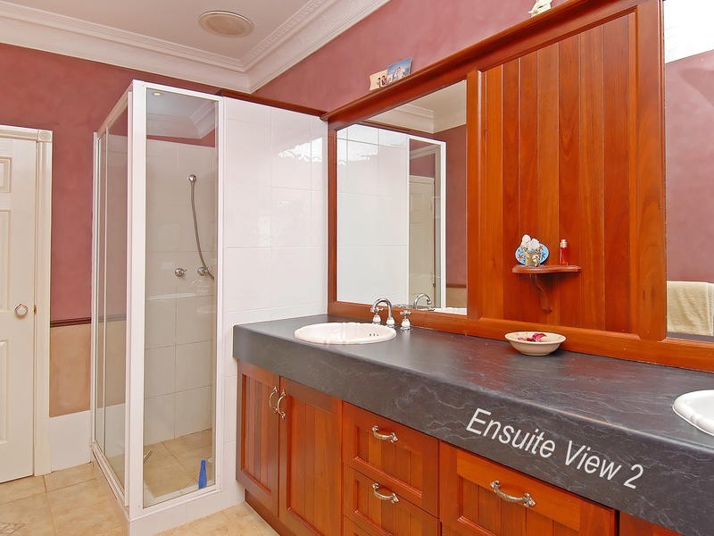 133 Pine Crest Way, Gnangara WA 6077