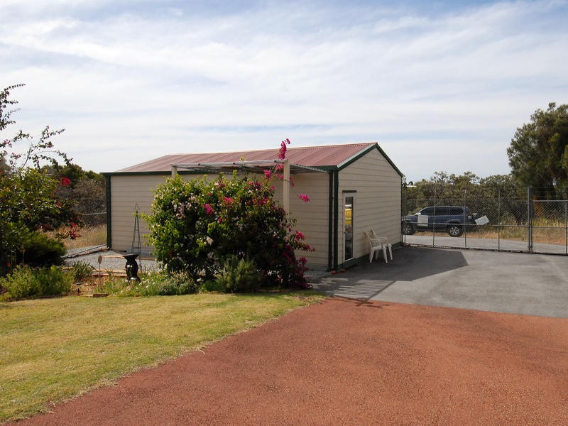 133 Pine Crest Way, Gnangara WA 6077