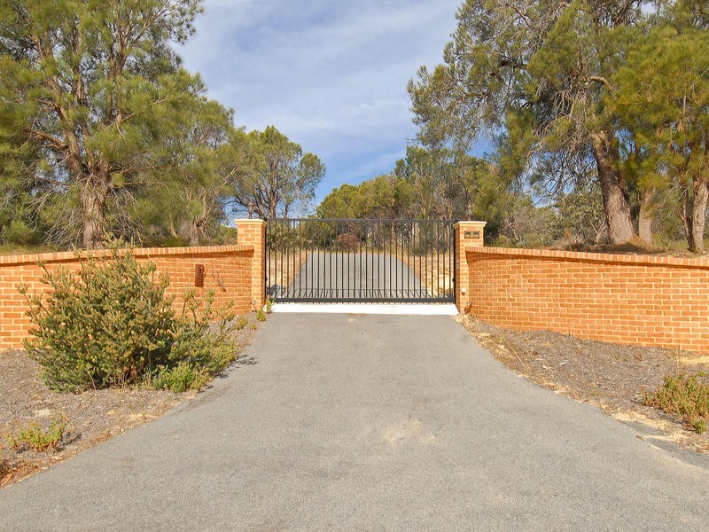 133 Pine Crest Way, Gnangara WA 6077