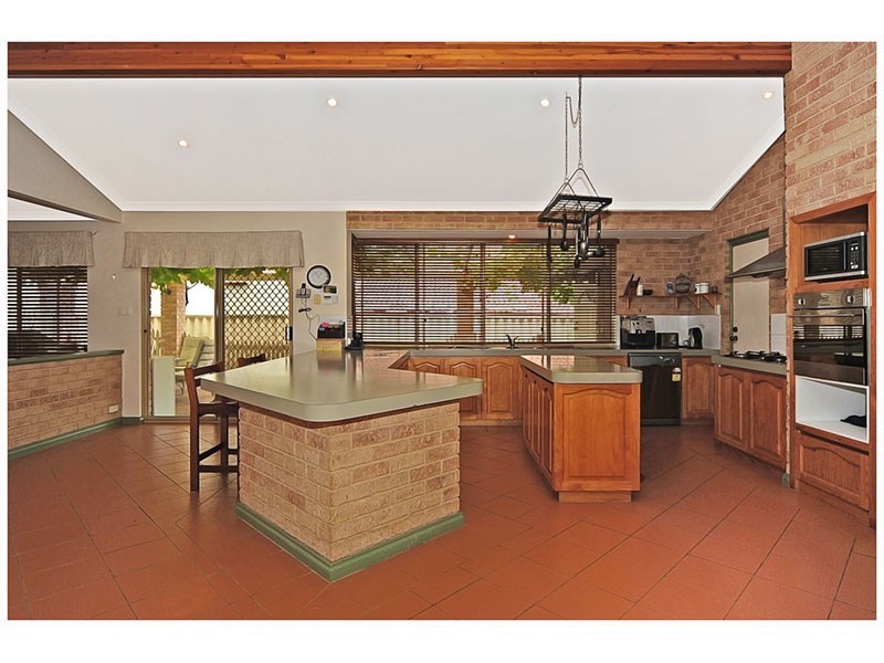 7 Winch Place, Ocean Reef WA 6027