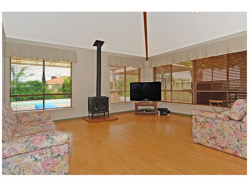 7 Winch Place, Ocean Reef WA 6027