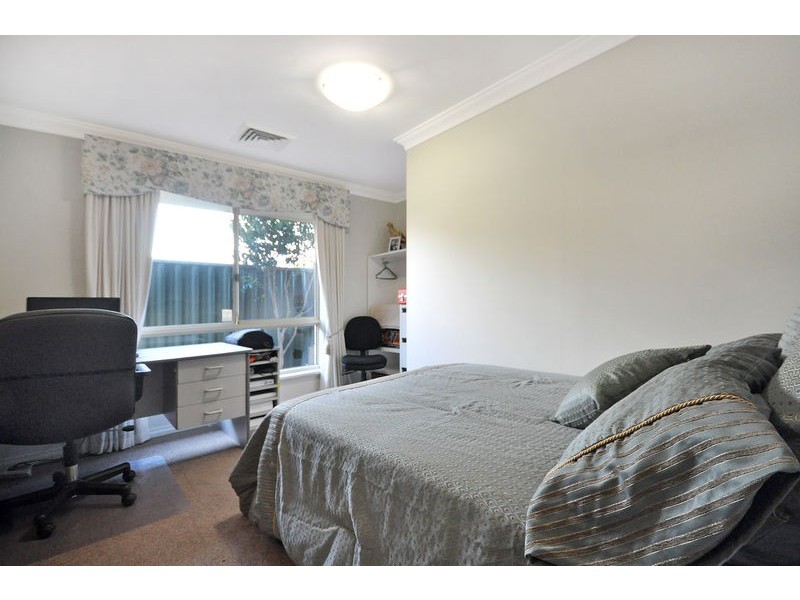 10 Wessex St, Carine WA 6020