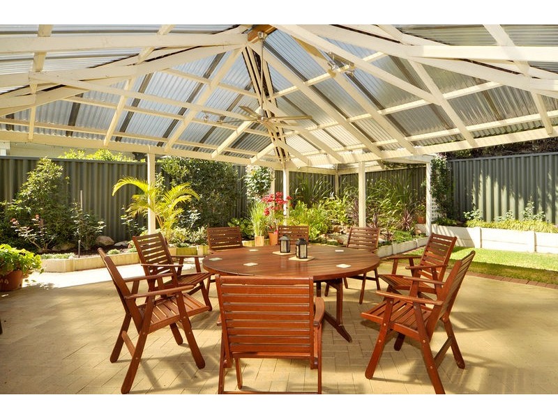 10 Wessex St, Carine WA 6020