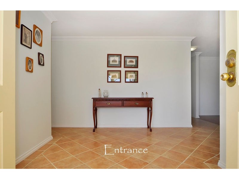 10 Wessex St, Carine WA 6020