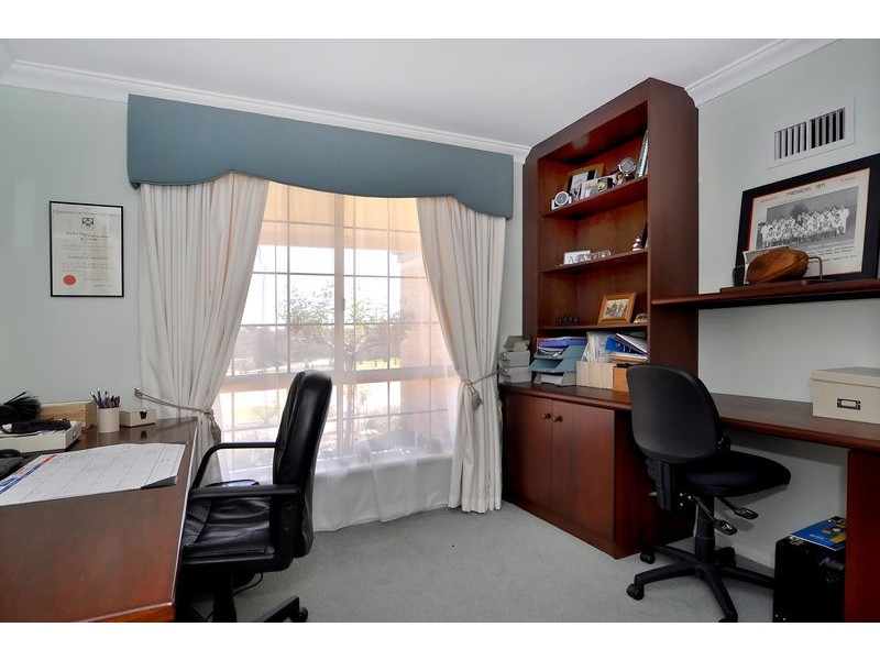 10 Wessex St, Carine WA 6020